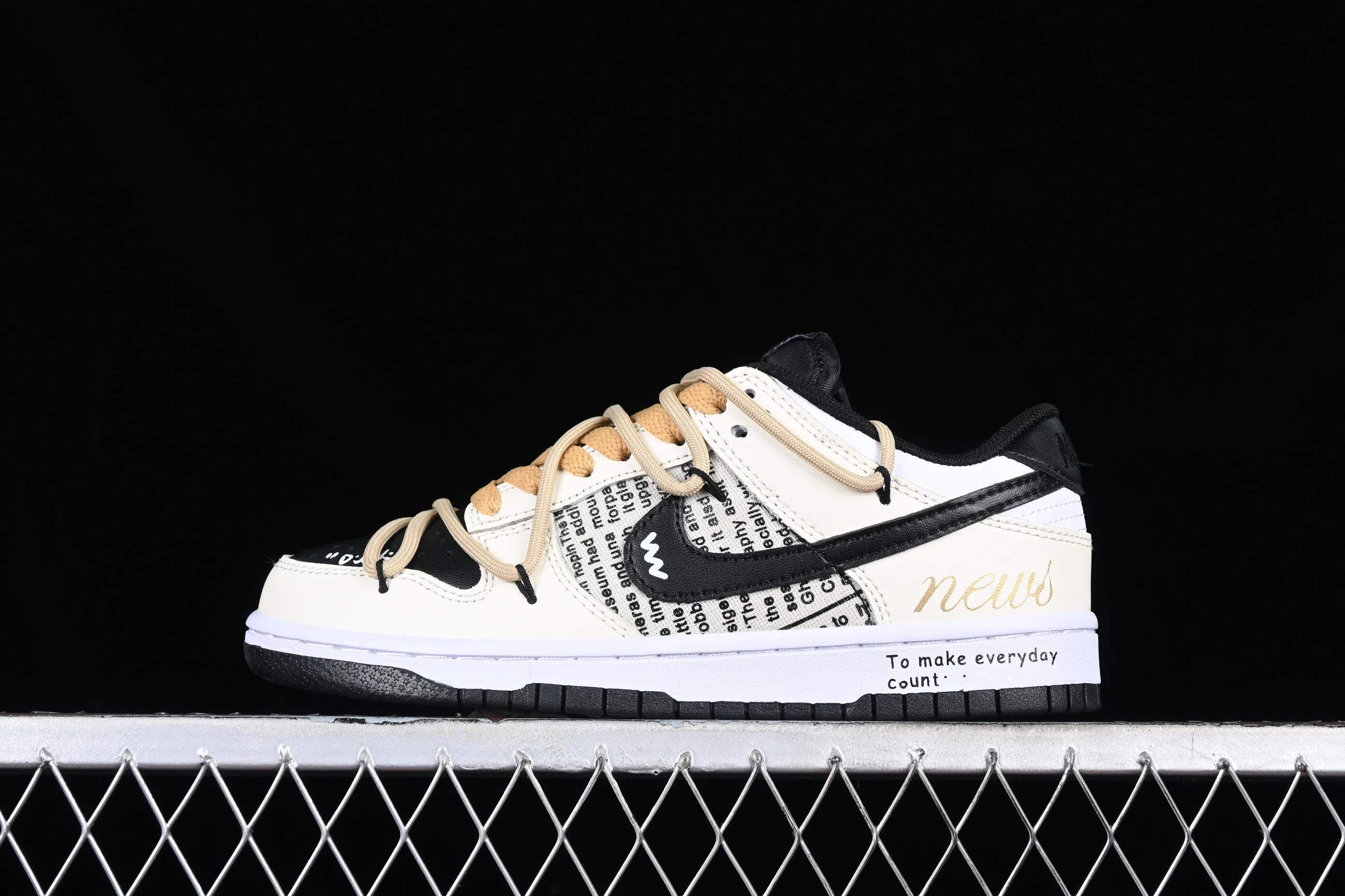 All categories Nk SB Dunk series Nk SB Dunk Low low-top sneakers Nk Dunk Low strap customization SB smashed backboard fashion casual sneakers DV0831-002